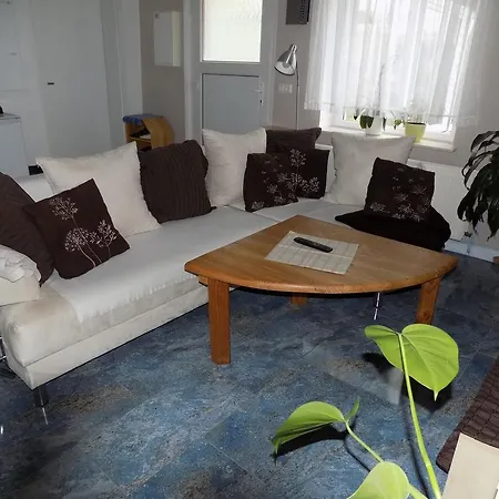 Zur Alten Schule Appartement *